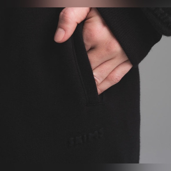 Skims Classic Jogger - Picture 2 of 4